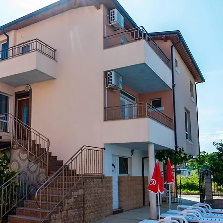 House Black Sea شقة *