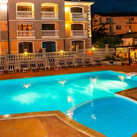 House Black Sea شقة ابزور