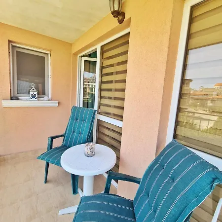 House Black Sea ابزور