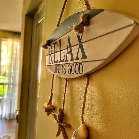 House Black Sea ابزور