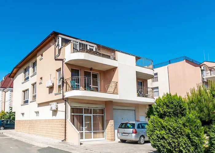 House Black Sea ابزور